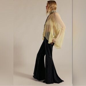 NWT we the free Free People LIVE WIRE flare jeans sz 28